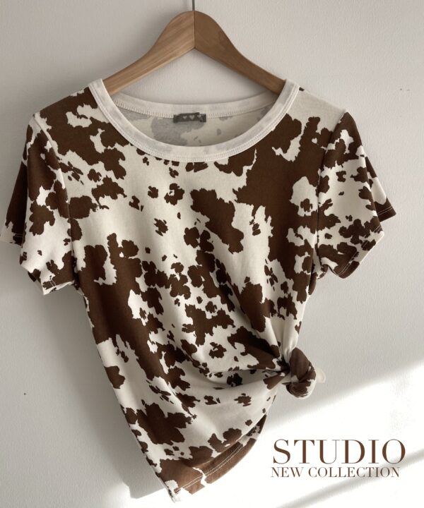 T-SHIRT STUDIO ŚMIETANKOWO-CZEKOLADOWY