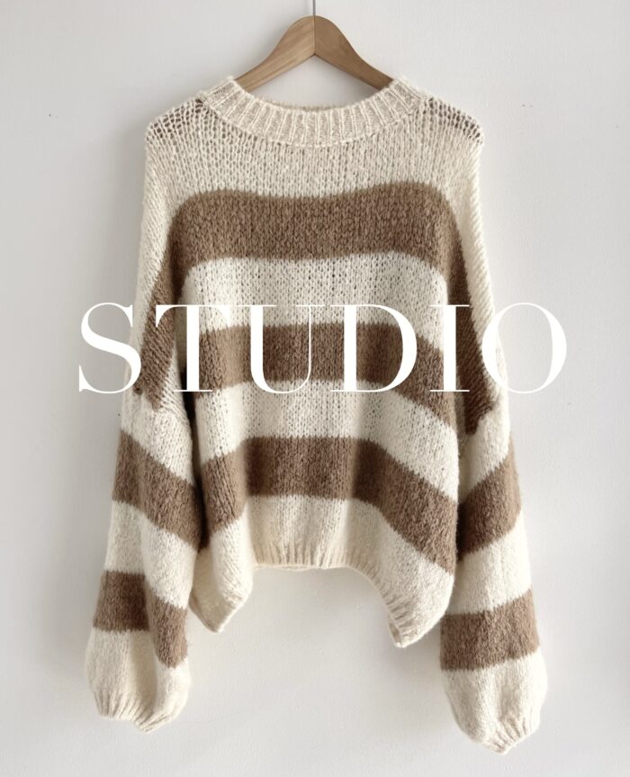 SWETER STUDIO BEŻ/MOCCA