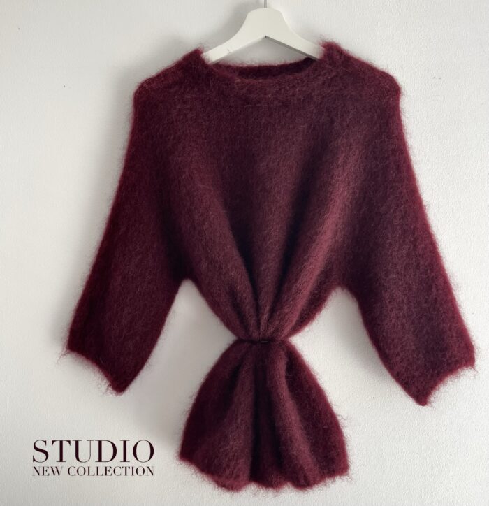 SWETER STUDIO PREMIUM Z DOMIESZKĄ MOHERU BORDOWY - obrazek 2