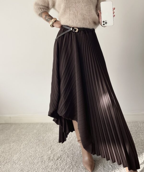 ASYMETRYCZA SPÓDNICA Z PLISAMI SCARLET CZEKOLADOWA