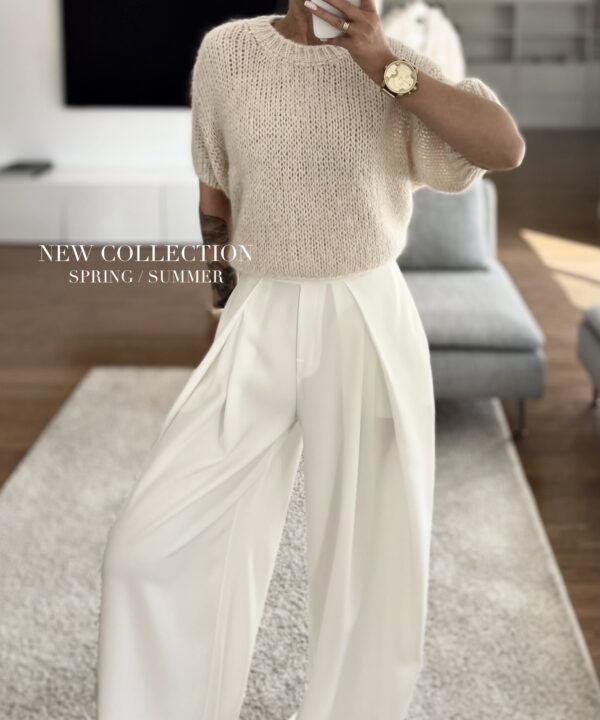 SWETER Z DOMIESZKĄ MOHERU PAOLA BEŻOWY