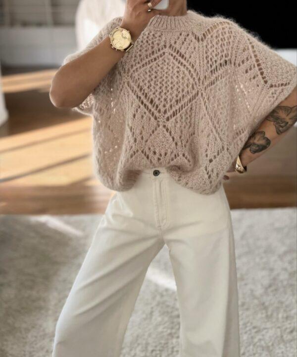 SWETER Z DOMIESZKĄ MOHERU CASSIE BEŻOWY